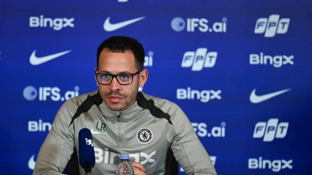 Chelsea: Liam Rosenior mengecam pemainnya setelah kekalahan lagi