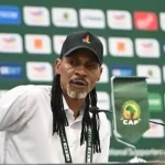 Pasar transfer: Kongo berupaya merekrut Rigobert Song