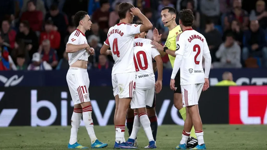 Eropa: Tottenham, Sevilla, Wolfsburg… klub-klub ikonik ini berada di ambang degradasi