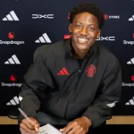 Kobbie Mainoo memperpanjang masa tinggalnya di Manchester United