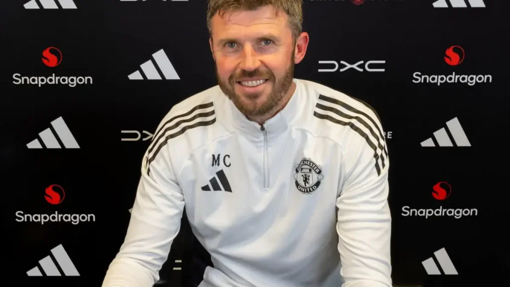 Manchester United: Michael Carrick perpanjang kontrak hingga 2028 (resmi)