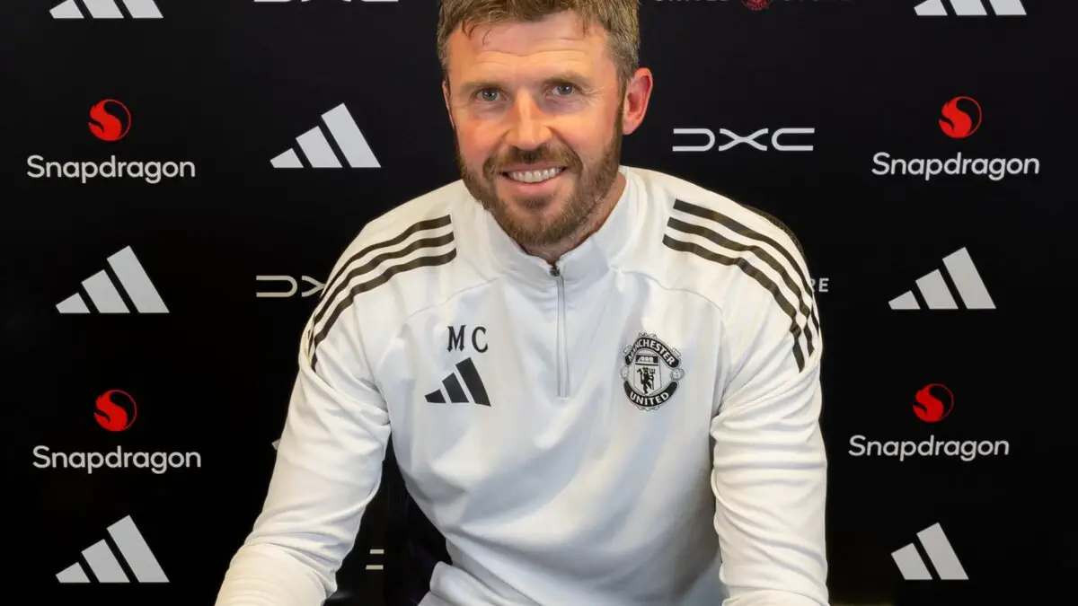 Manchester United: Michael Carrick perpanjang kontrak hingga 2028 (resmi)