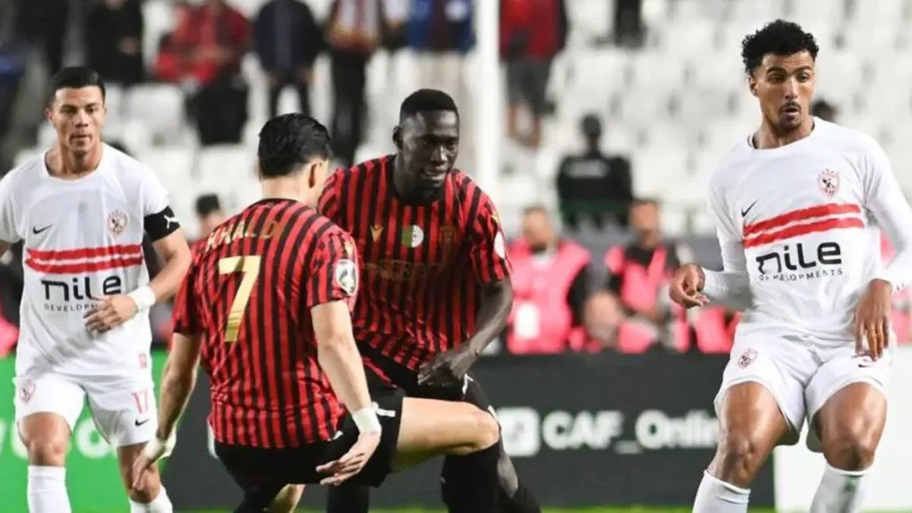 (Video) Wasit bencana atau keadilan teknis? Gol Zamalek dibatalkan dan penalti USM Alger diberikan dalam momen VAR yang dramatis