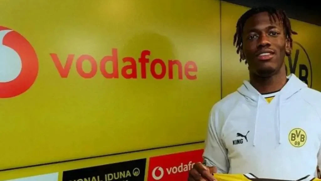 Resmi: Borussia Dortmund akhirnya memenangkan pertarungan untuk merekrut Joane Gadou!