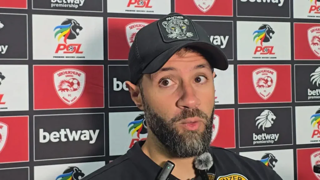 Ben Youssef Khalil berbicara tentang masa depannya dengan Kaiser Chiefs!