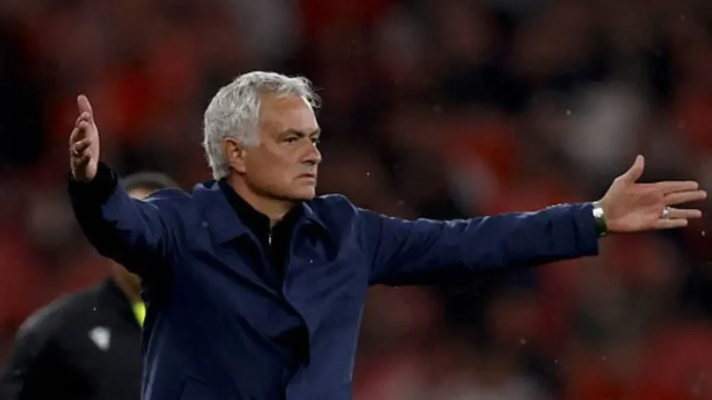 Jose Mourinho Hadiri Final DFB Pokal: Apa Alasannya?