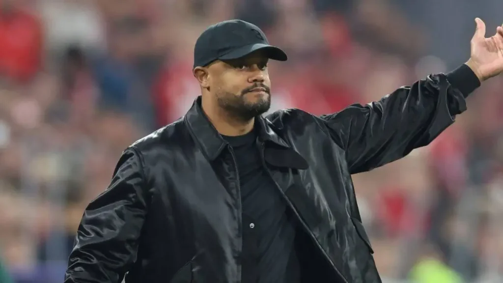 Bayern: Vincent Kompany mengucapkan selamat kepada PSG