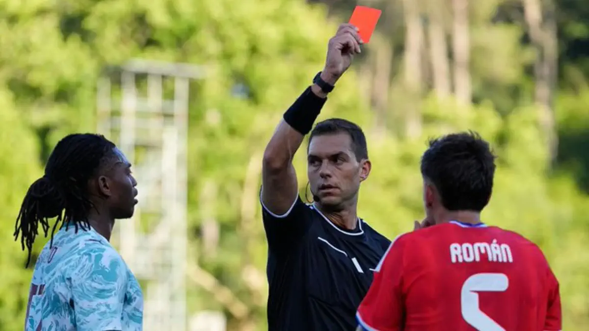 Rafael Leão mendapat kartu merah menjelang Piala Dunia